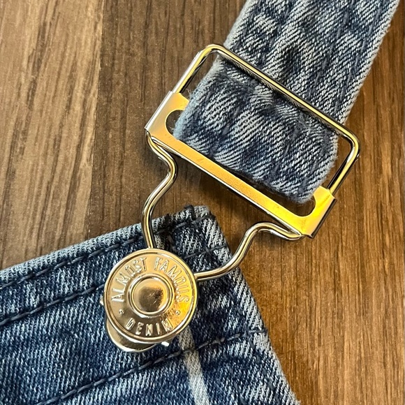 Almost Famous Light Blue and White Striped Skinny Overalls SZ M - Picture 8 of 15